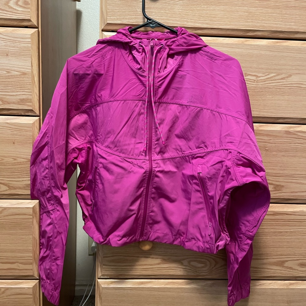 Lululemon windbreaker, water resistant